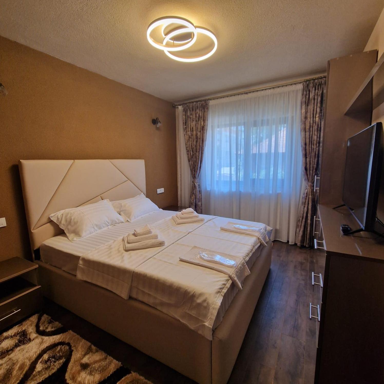 Apartament Iulius 4 Curtea De Arges Luaran gambar